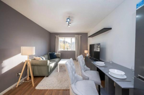 Pass the Keys Modern SE6 London flat train links Central London